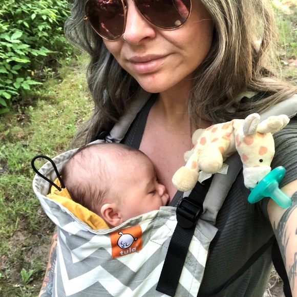 Meet your Posher, Erin :instagram @graybuffalo_ - Picture 9 of 9